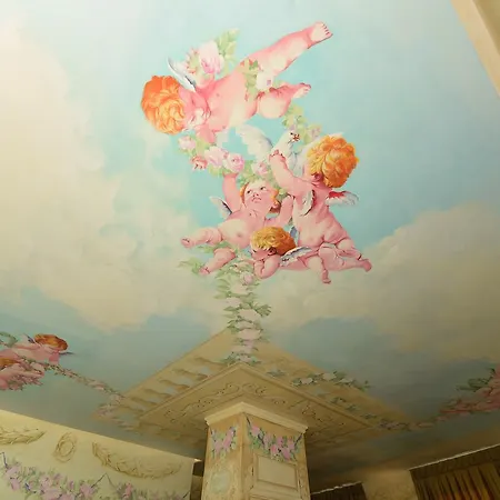 Golden Ring فندق 4*