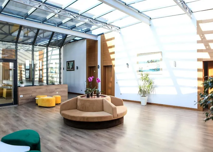 Golden Ring Hotel Farke e Madhe