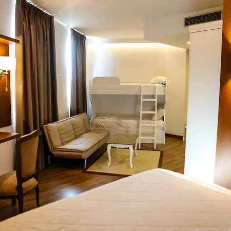 Golden Ring Farke e Madhe