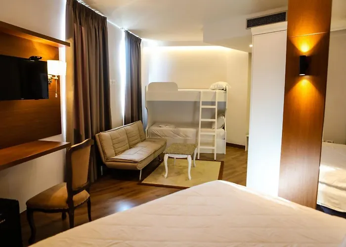 Golden Ring Farke e Madhe