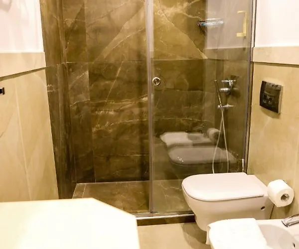 Hotel Golden Ring Farke e Madhe